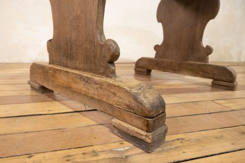 AN 18TH CENTURY OVAL SWEDISH BOCKBOARD TABLE WALNUT - ADDITIONAL PHOTO 4