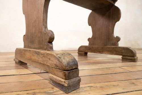 AN 18TH CENTURY OVAL SWEDISH BOCKBOARD TABLE WALNUT - ADDITIONAL PHOTO 9