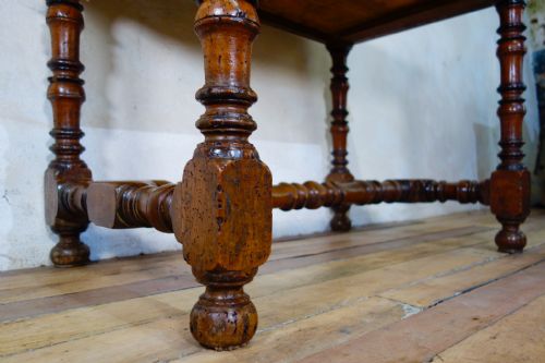 AN 18TH CENTURY NORTH ITALIAN FRUITWOOD SIDE TABLE - ADDITIONAL PHOTO 8