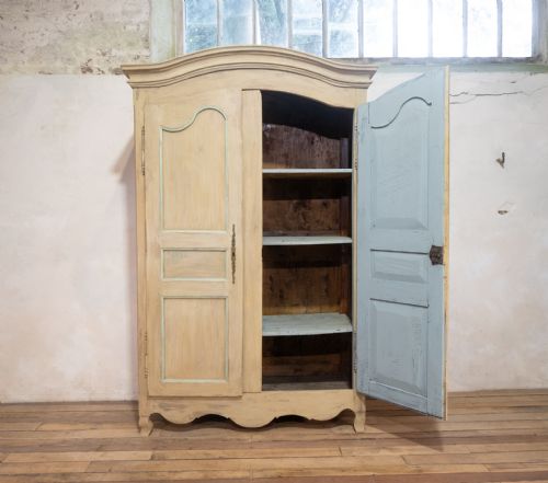 A MID 19TH CENTURY ITALIAN PAINTED WALNUT ARMOIRE WARDROBE - ADDITIONAL PHOTO 1