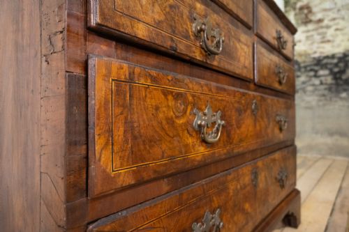 A GEORGE I WALNUT FEATHER BANDED FALL FRONT BUREAU BOOKCASE - ADDITIONAL PHOTO 5