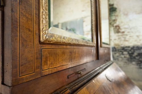A GEORGE I WALNUT FEATHER BANDED FALL FRONT BUREAU BOOKCASE - ADDITIONAL PHOTO 12