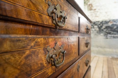 A GEORGE I WALNUT FEATHER BANDED FALL FRONT BUREAU BOOKCASE - ADDITIONAL PHOTO 13