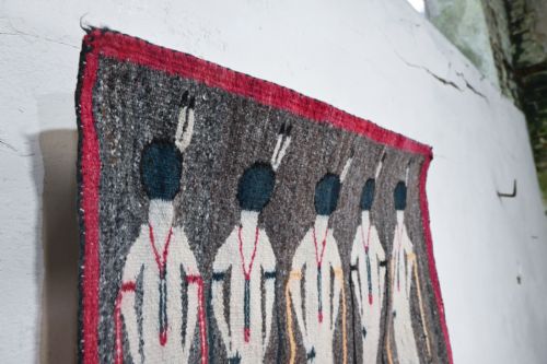 A YEI NAVAJO FIGURAL DOUBLESIDED FLAT WEAVE WALL HANGING 1930 ROUND HEADS - ADDITIONAL PHOTO 1