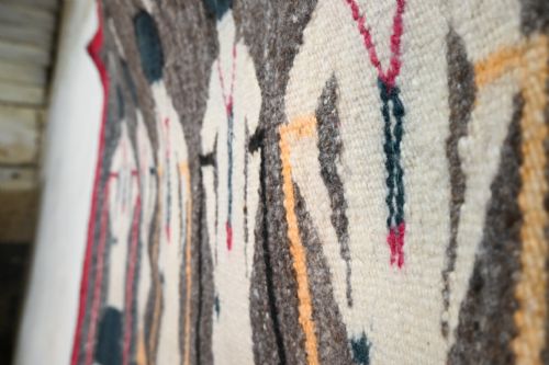 A YEI NAVAJO FIGURAL DOUBLESIDED FLAT WEAVE WALL HANGING 1930 ROUND HEADS - ADDITIONAL PHOTO 9