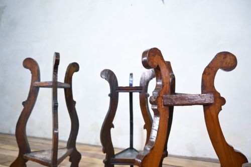 A SELECTION OF THREE 18TH CENTURY ITALIAN LYRE LEG TABLE PLANT STAND - ADDITIONAL PHOTO 1