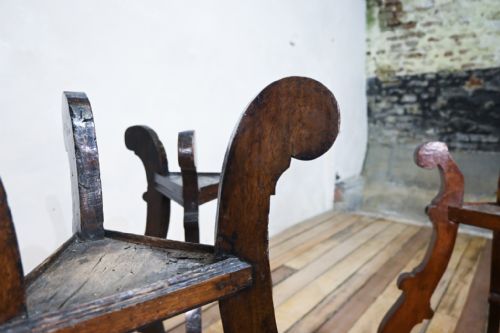 A SELECTION OF THREE 18TH CENTURY ITALIAN LYRE LEG TABLE PLANT STAND - ADDITIONAL PHOTO 7