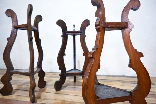 A SELECTION OF THREE 18TH CENTURY ITALIAN LYRE LEG TABLE PLANT STAND - ADDITIONAL PHOTO 9