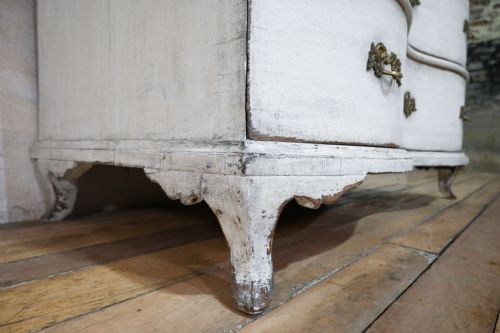 19TH CENTURY GERMAN ROCOCO SERPENTINE PAINTED COMMODE - ADDITIONAL PHOTO 3