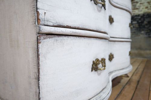 19TH CENTURY GERMAN ROCOCO SERPENTINE PAINTED COMMODE - ADDITIONAL PHOTO 4