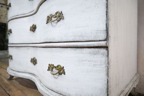 19TH CENTURY GERMAN ROCOCO SERPENTINE PAINTED COMMODE - ADDITIONAL PHOTO 8
