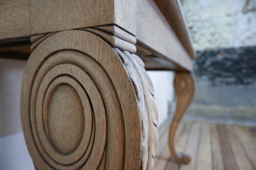 A 19TH CENTURY REGENCY BLEACHED OAK CONSOLE TABLE - ADDITIONAL PHOTO 8