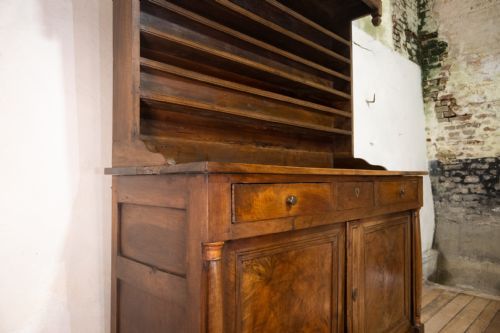 A SUPERB 18TH CENTURY FRENCH EMPIRE WALNUT DRESSER - ADDITIONAL PHOTO 2