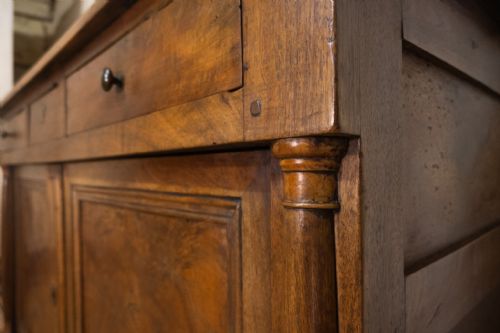 A SUPERB 18TH CENTURY FRENCH EMPIRE WALNUT DRESSER - ADDITIONAL PHOTO 13
