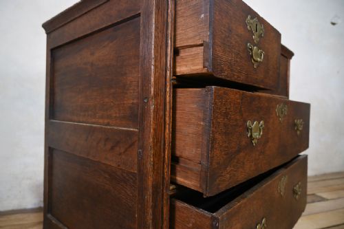 17TH CENTURY WILLIAM AND MARY OAK CHILD'S SMALL CHEST OF DRAWERS - ADDITIONAL PHOTO 14