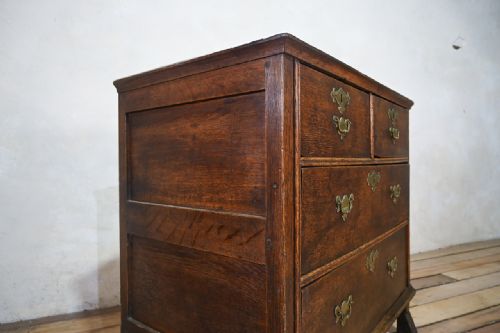 17TH CENTURY WILLIAM AND MARY OAK CHILD'S SMALL CHEST OF DRAWERS - ADDITIONAL PHOTO 15