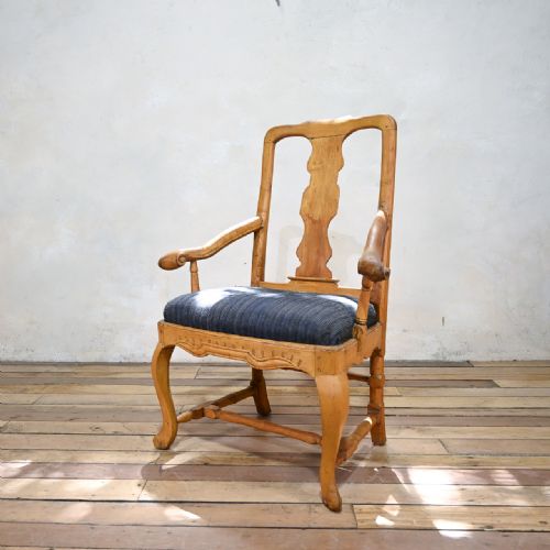 A SWEDISH ROCOCO 18TH CENTURY OPEN ARMCHAIR - ADDITIONAL PHOTO 15