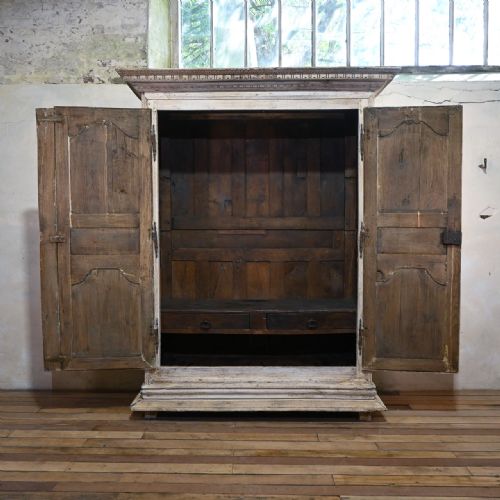 18TH CENTURY LOUIS XIV FRENCH BLEACHED OAK ARMOIRE - ADDITIONAL PHOTO 13