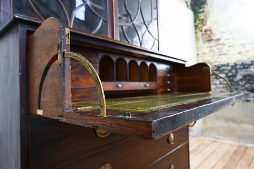 A GEORGE III MAHOGANY ASTRAL GLAZED SECRETAIRE BOOKCASE - ADDITIONAL PHOTO 5