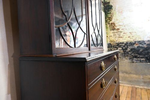 A GEORGE III MAHOGANY ASTRAL GLAZED SECRETAIRE BOOKCASE - ADDITIONAL PHOTO 7