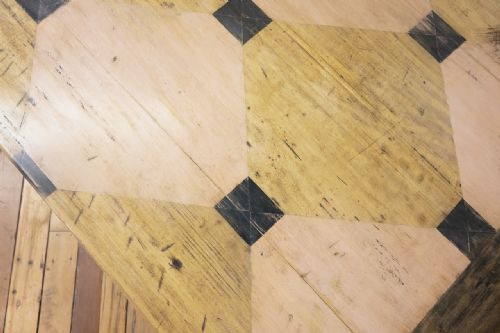 19TH CENTURY FRENCH FRUITWOOD PAINTED FARMHOUSE TABLE - ADDITIONAL PHOTO 7
