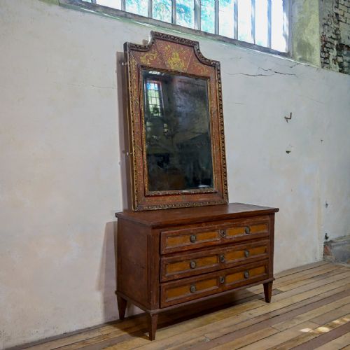 A 18TH CENTURY LARGE NORTH ITALIAN PAINTED VERRE GLOMIS OVERMANTEL MIRROR - ADDITIONAL PHOTO 1