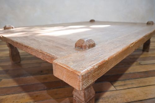 A LARGESCALE LATE 19TH CENTURY JAVANESE INDONESIA WEAVERS COFFEE TABLE - ADDITIONAL PHOTO 2