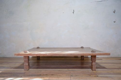 A LARGESCALE LATE 19TH CENTURY JAVANESE INDONESIA WEAVERS COFFEE TABLE - ADDITIONAL PHOTO 10