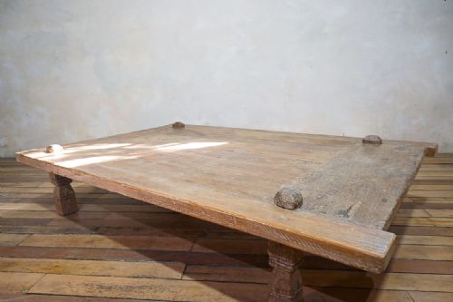 A LARGESCALE LATE 19TH CENTURY JAVANESE INDONESIA WEAVERS COFFEE TABLE - ADDITIONAL PHOTO 12