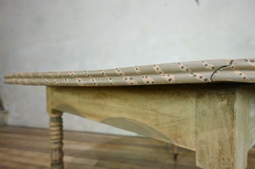 A ROUND PROVINCIAL 19TH CENTURY FRENCH PAINTED DROP LEAF TABLE BLEACHED - ADDITIONAL PHOTO 10