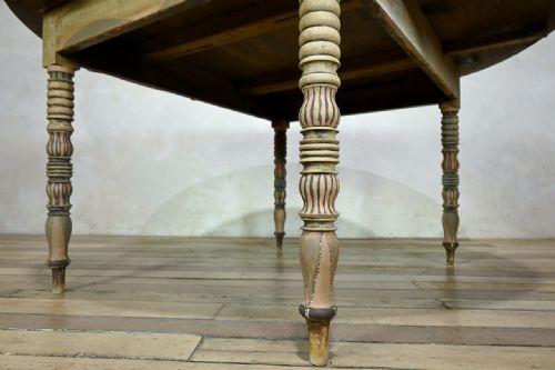 A ROUND PROVINCIAL 19TH CENTURY FRENCH PAINTED DROP LEAF TABLE BLEACHED - ADDITIONAL PHOTO 1