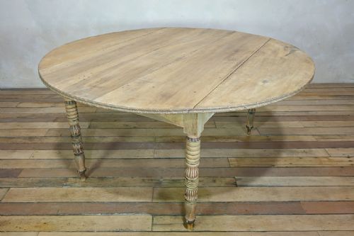 A ROUND PROVINCIAL 19TH CENTURY FRENCH PAINTED DROP LEAF TABLE BLEACHED - ADDITIONAL PHOTO 5