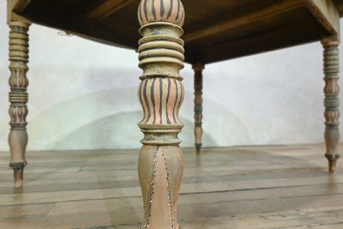 A ROUND PROVINCIAL 19TH CENTURY FRENCH PAINTED DROP LEAF TABLE BLEACHED - ADDITIONAL PHOTO 12