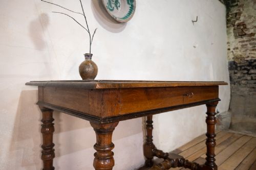 AN 18TH CENTURY NORTH ITALIAN FRUITWOOD SIDE TABLE - ADDITIONAL PHOTO 12