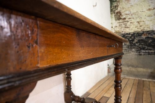 AN 18TH CENTURY NORTH ITALIAN FRUITWOOD SIDE TABLE - ADDITIONAL PHOTO 14