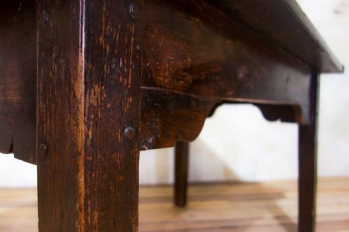 18TH CENTURY VERNACULAR OAK FARMHOUSE TABLE - ADDITIONAL PHOTO 2