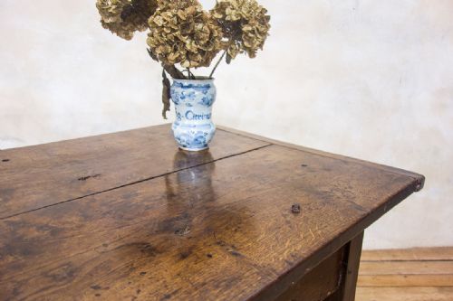 18TH CENTURY VERNACULAR OAK FARMHOUSE TABLE - ADDITIONAL PHOTO 7