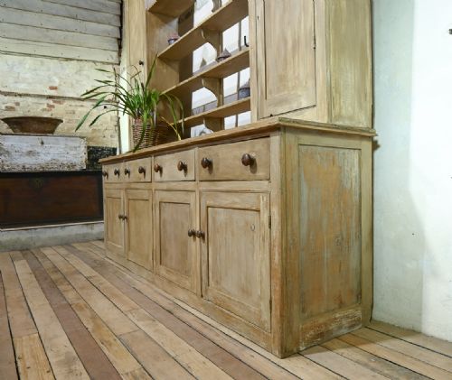 LARGE SCALE 19TH CENTURY COUNTRY HOUSE PAINTED DRESSER - ADDITIONAL PHOTO 6