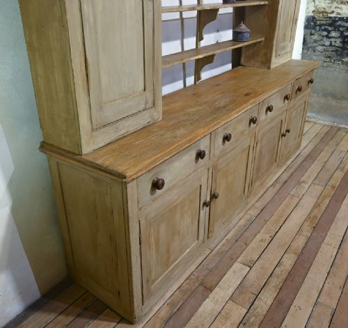 LARGE SCALE 19TH CENTURY COUNTRY HOUSE PAINTED DRESSER - ADDITIONAL PHOTO 20