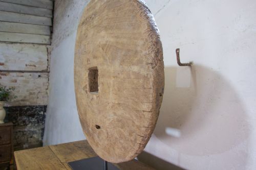 18TH CENTURY OX WHEEL MOUNTED ON STAND - ADDITIONAL PHOTO 7