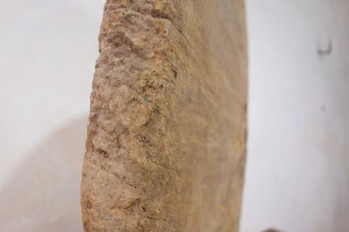 18TH CENTURY OX WHEEL MOUNTED ON STAND - ADDITIONAL PHOTO 9