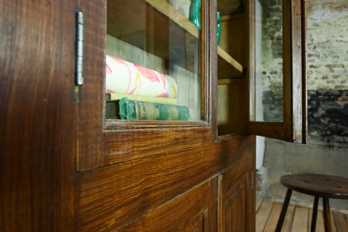 TALL 19TH CENTURY FRENCH GLAZED FAUX BOIS ROSEWOOD CABINET - ADDITIONAL PHOTO 4