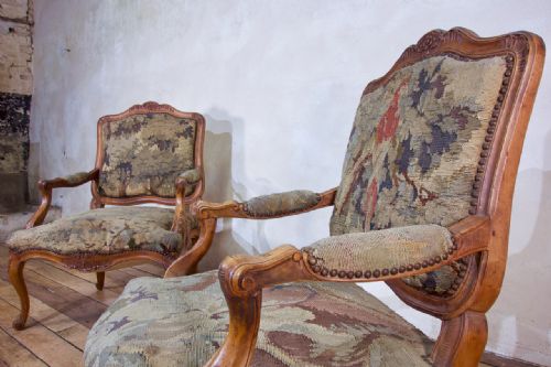 A PAIR OF 19TH CENTURY FRENCH LOUIS XV STYLE FAUTEUILS OPEN ARMCHAIRS AUBUSSON TAPESTRY - ADDITIONAL PHOTO 2