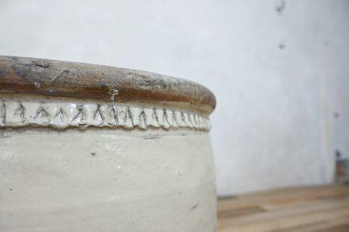LARGE MING DYNASTY CIZHOU WEAR OVOID CERAMIC PLANTER VESSEL - ADDITIONAL PHOTO 11