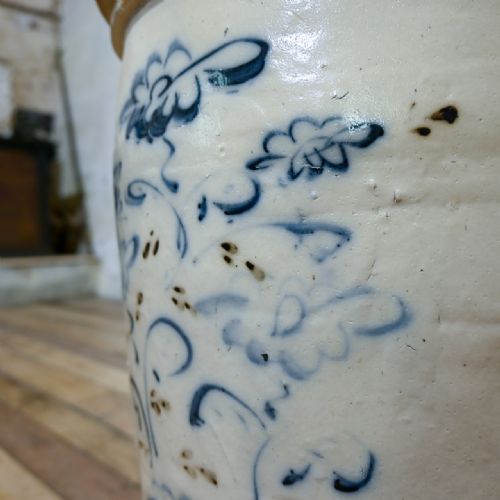 LARGE MING DYNASTY CIZHOU WEAR OVOID CERAMIC PLANTER VESSEL - ADDITIONAL PHOTO 1