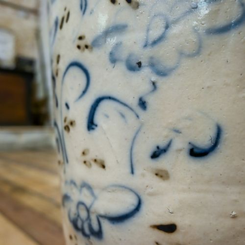 LARGE MING DYNASTY CIZHOU WEAR OVOID CERAMIC PLANTER VESSEL - ADDITIONAL PHOTO 4