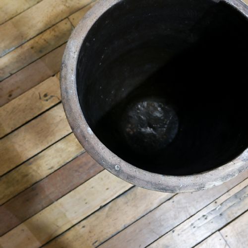 LARGE CIZHOU WEAR MING DYNASTY OVOID CERAMIC PLANTER VESSEL - ADDITIONAL PHOTO 11