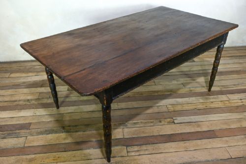 A CHARMING EARLY 19TH CENTURY FRENCH BOBBIN TURNED FARMHOUSE TABLE - ADDITIONAL PHOTO 5