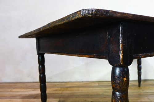 A CHARMING EARLY 19TH CENTURY FRENCH BOBBIN TURNED FARMHOUSE TABLE - ADDITIONAL PHOTO 26