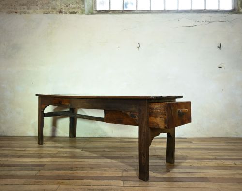 AN EARLY 19TH CENTURY OAK AND ASH FARMHOUSE DINING TABLE - ADDITIONAL PHOTO 5